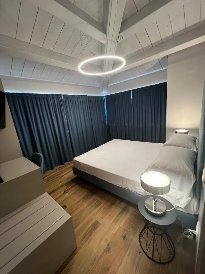 C House Rooms Lake Peschiera del Garda Nocleg ze śniadaniem