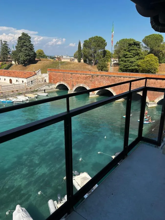 Nocleg ze śniadaniem C House Rooms Lake Peschiera del Garda Włochy