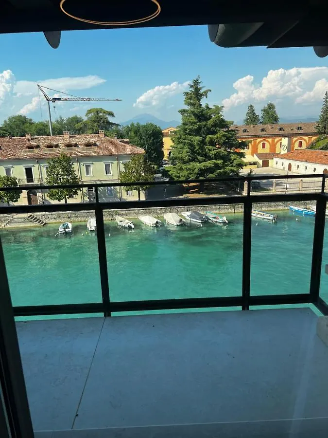 C House Rooms Lake Peschiera del Garda 0*,