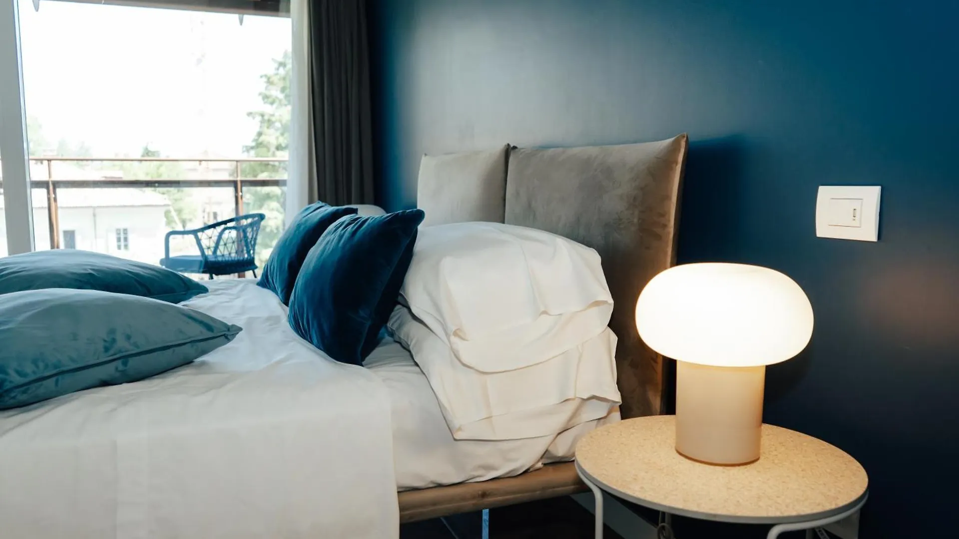 C House Rooms Lake Peschiera del Garda