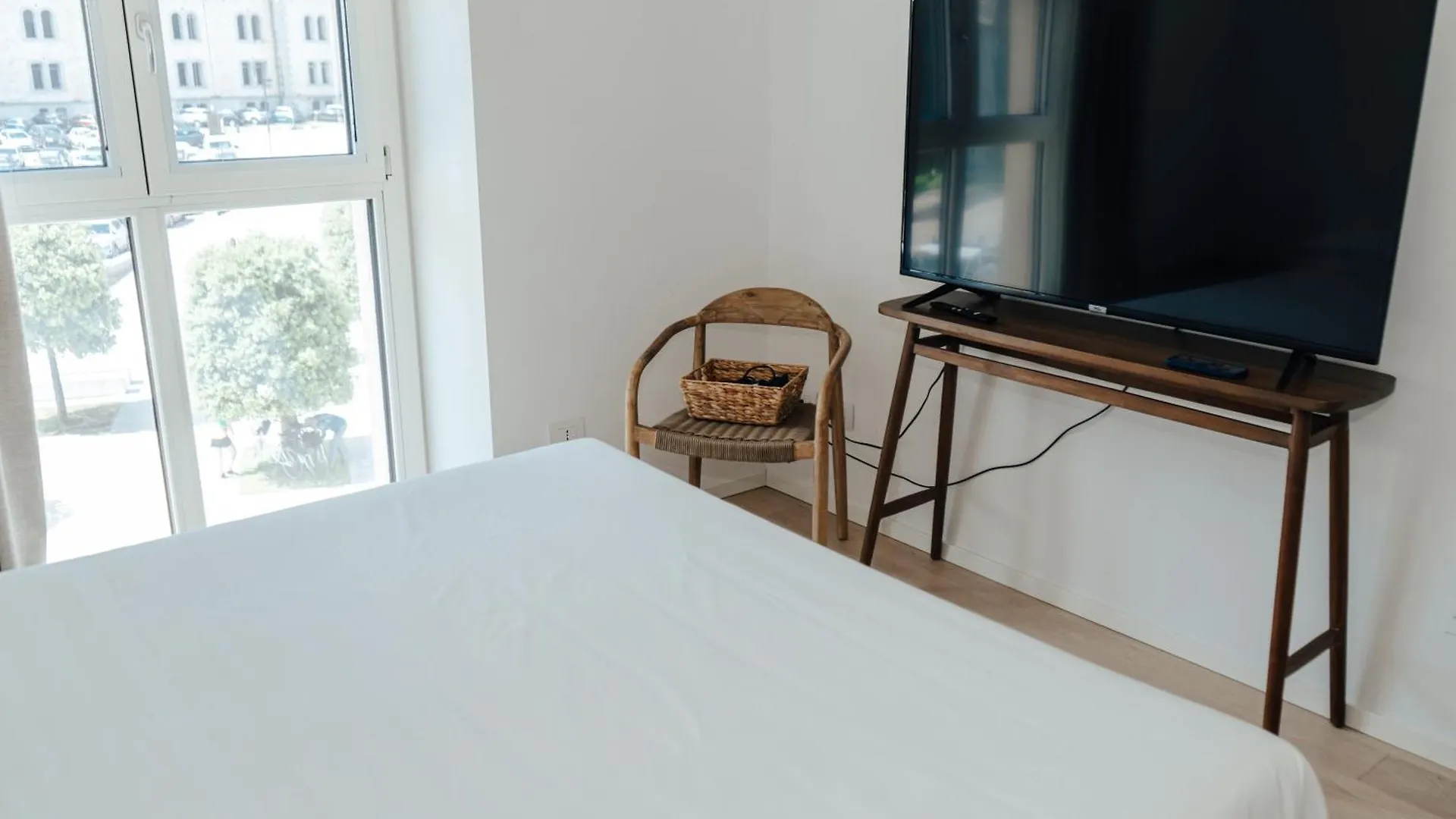 C House Rooms Lake Peschiera del Garda