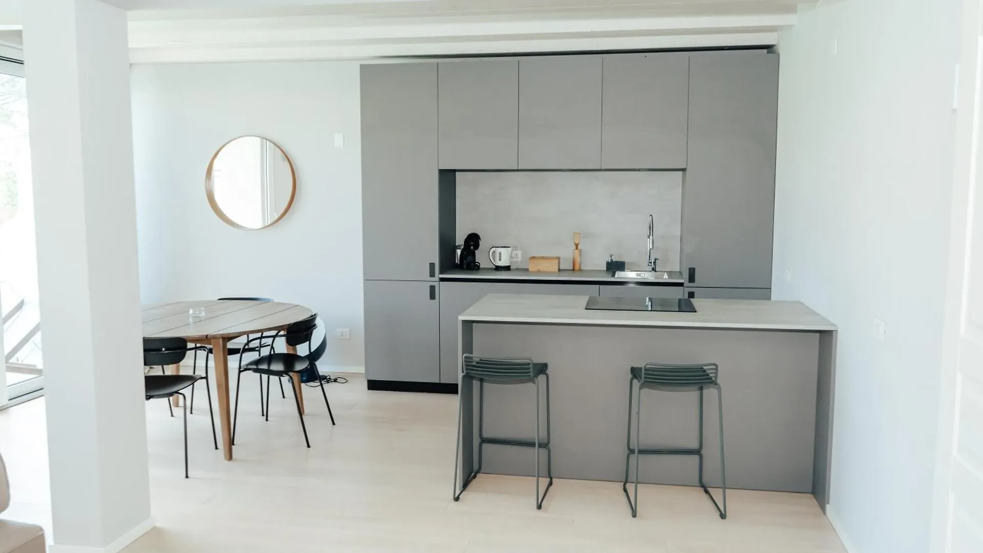 C House Rooms Lake Peschiera del Garda