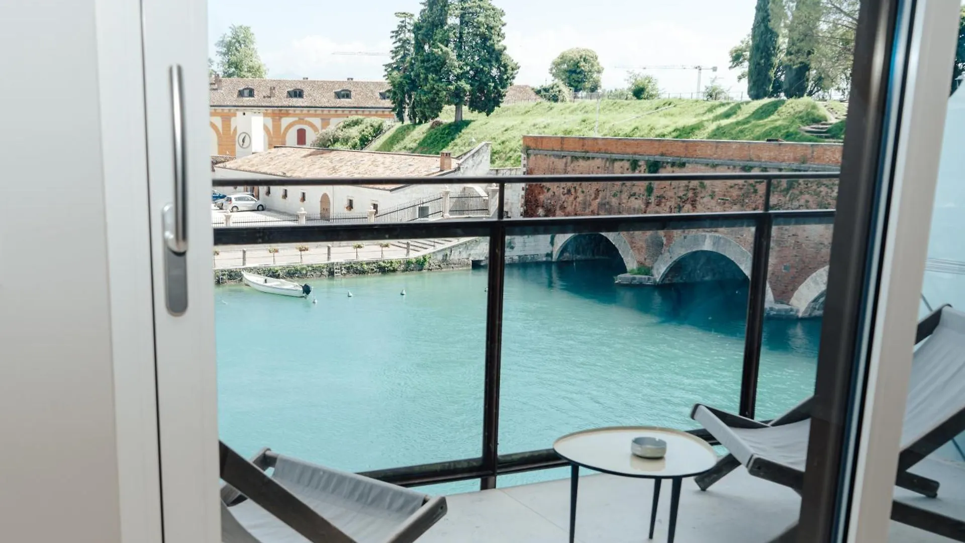 C House Rooms Lake Peschiera del Garda Nocleg ze śniadaniem
