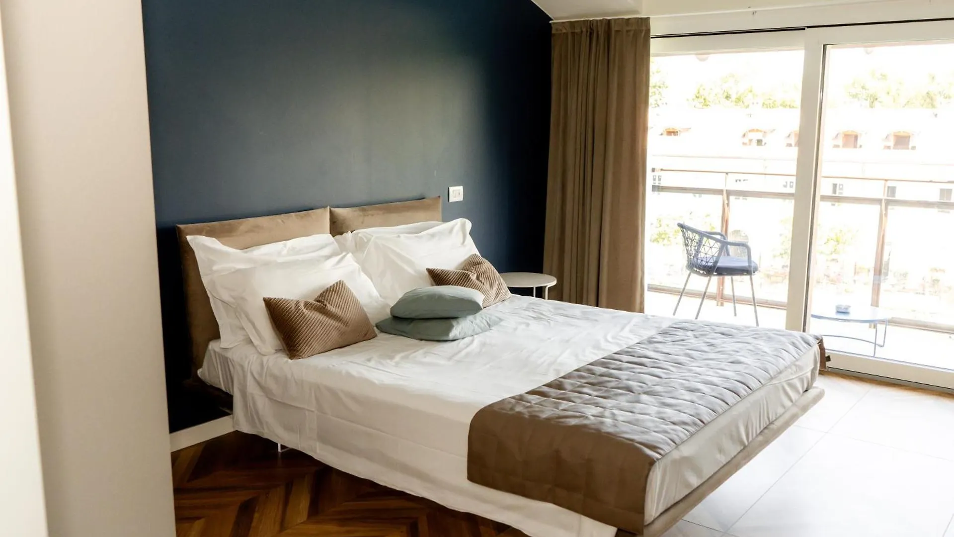 C House Rooms Lake Peschiera del Garda Nocleg ze śniadaniem