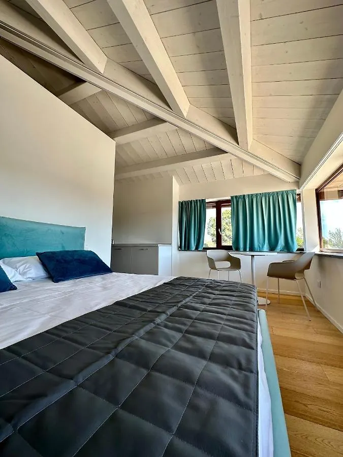 Bed & Breakfast C House Rooms Lake Peschiera del Garda