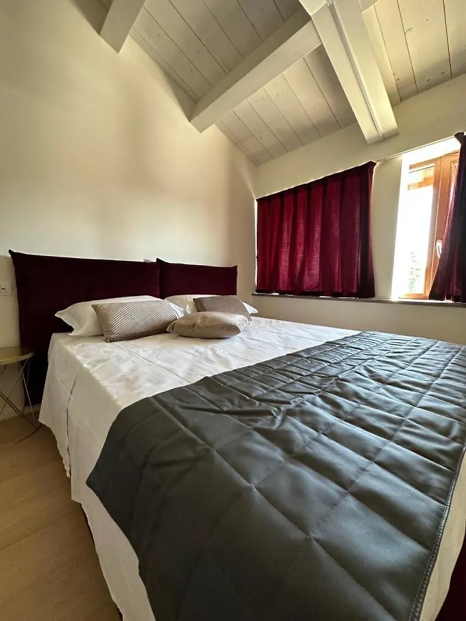 Bed & Breakfast C House Rooms Lake Peschiera del Garda