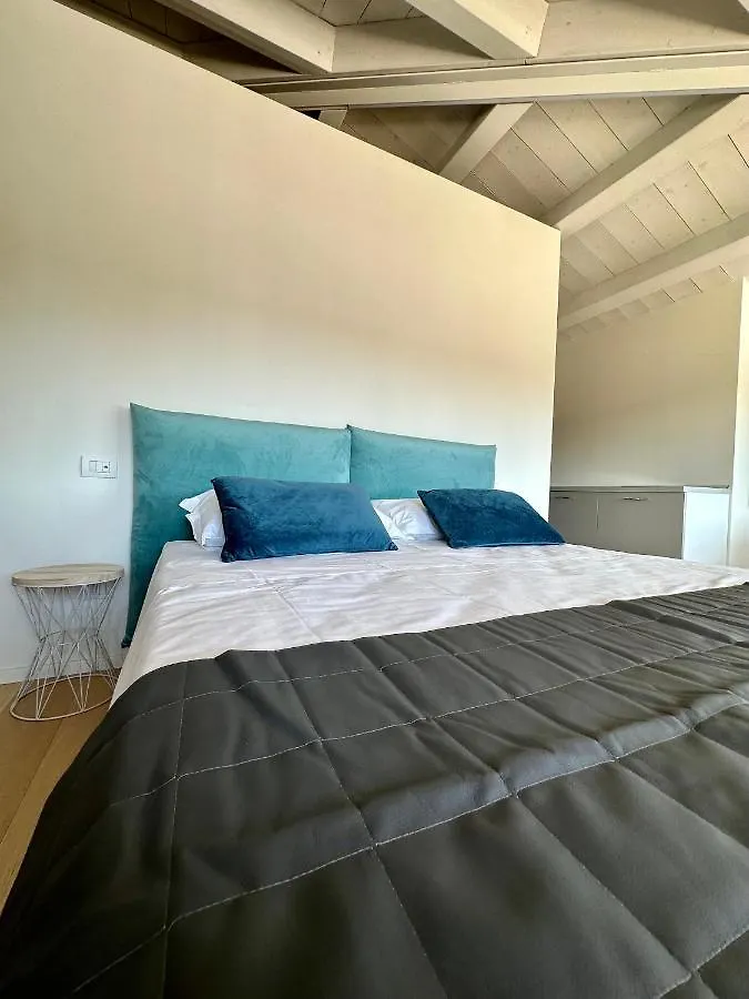 C House Rooms Lake Peschiera del Garda Italy