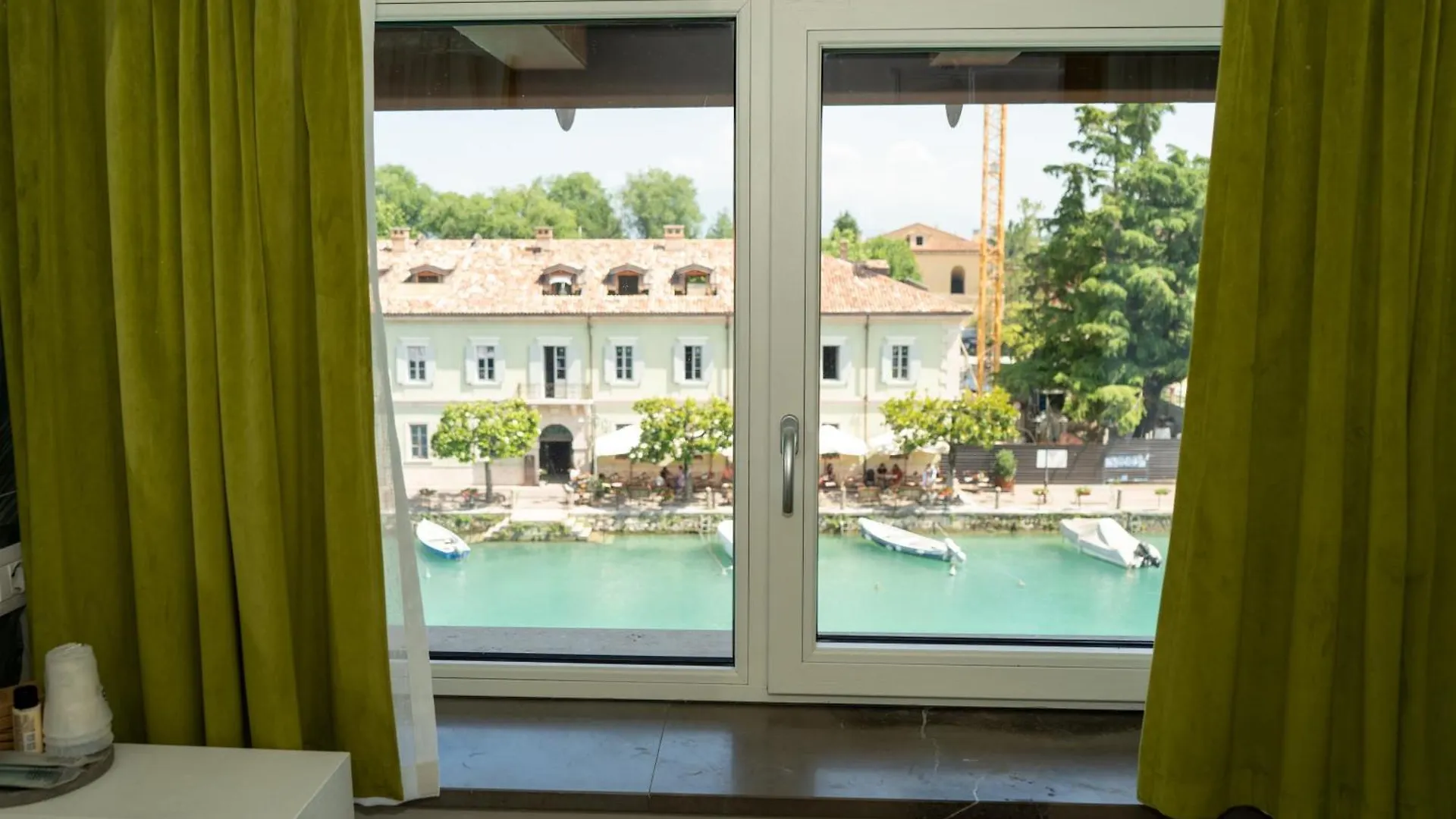 C House Rooms Lake Peschiera del Garda 0*,