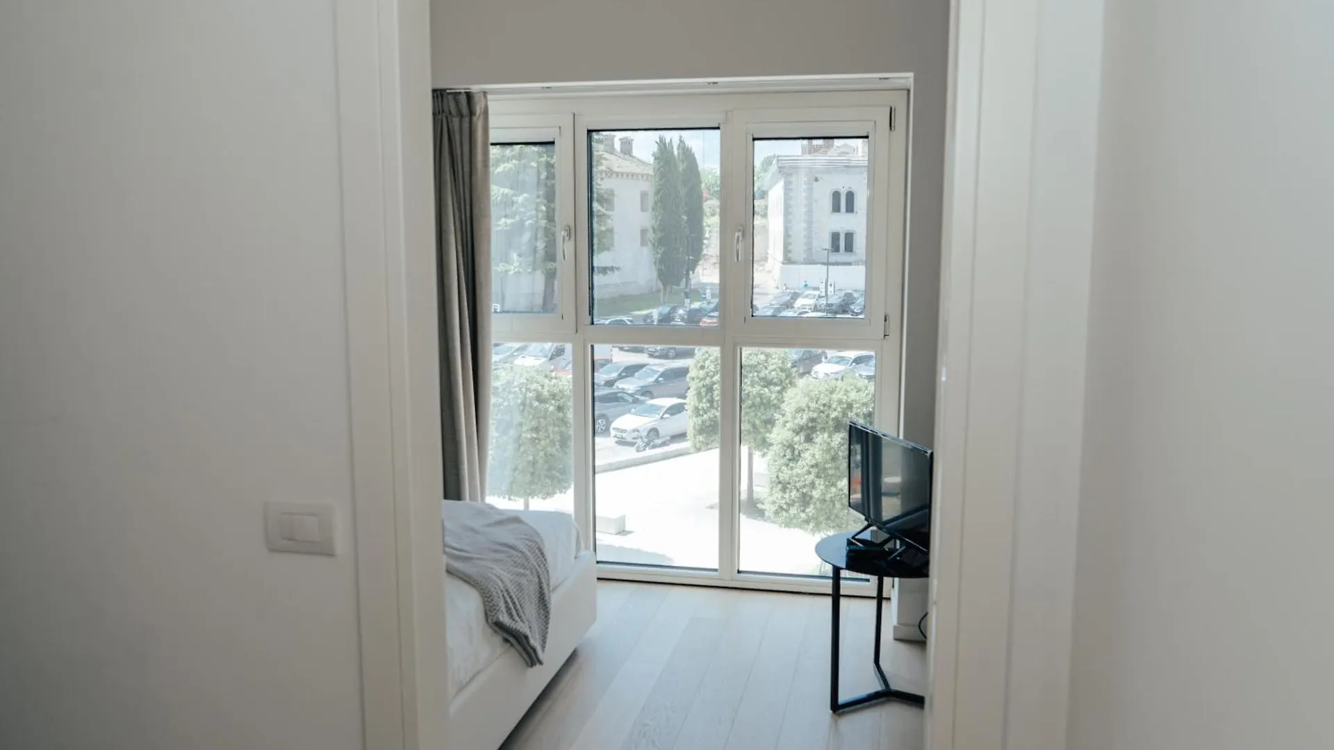 Bed and breakfast C House Rooms Lake Peschiera del Garda
