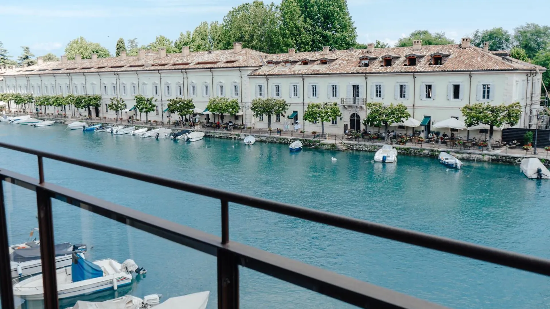 C House Rooms Lake Peschiera del Garda 0*,