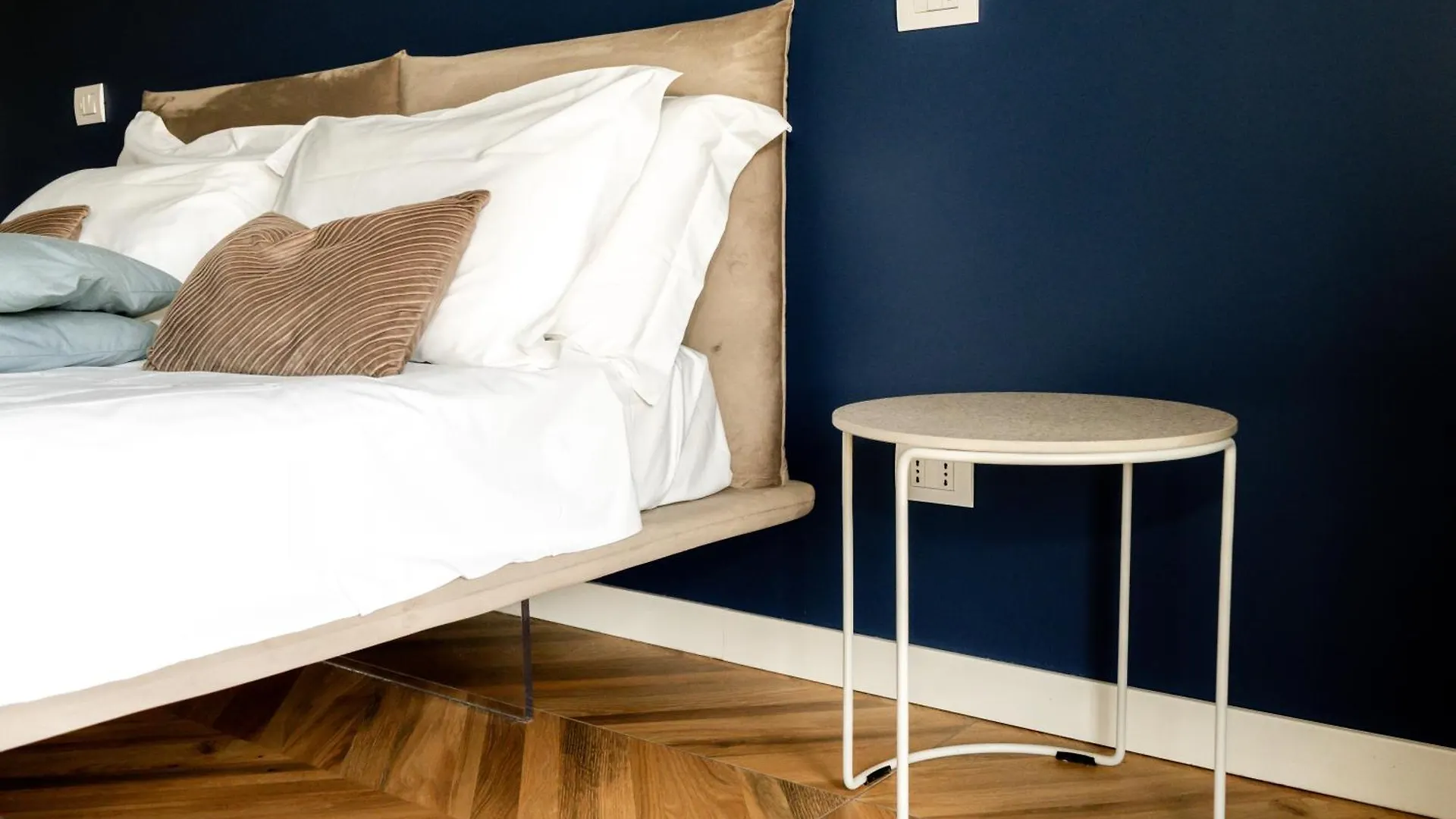 C House Rooms Lake Peschiera del Garda 0*,
