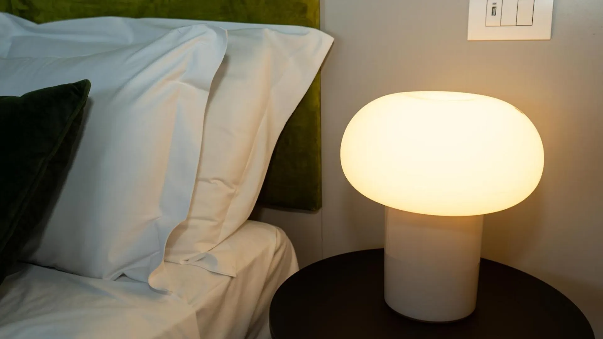 C House Rooms Lake Peschiera del Garda Italy